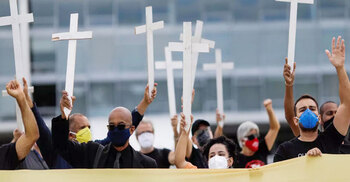 Brazil marks more than 3,000 daily Covid-19 deaths