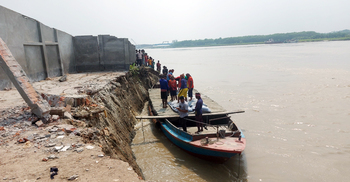 মধুমতীর পেটে ২৫ দোকান, নিঃস্ব ব্যবসায়ীরা