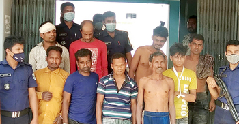 গরু চুরি করে পালিয়ে যাওয়ার সময় ধরে পুলিশে দিল জনতা