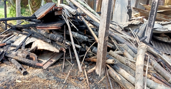 কয়েলের আগুনে পুড়ে মারা গেলো চার গরু