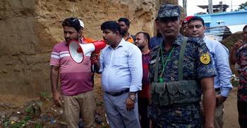 ধস আতঙ্কেও পাহাড় ছাড়ছেন না বাসিন্দারা