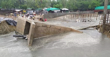 বৃষ্টির পানিতে ভেসে গেল নির্মাণাধীন কালভার্ট