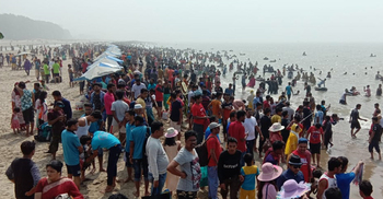 বিজয় দিবসের ছুটিতে ফের লোকারণ্য কক্সবাজার