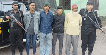 টেকনাফে বিদেশি মদ জব্দ, দুই রোহিঙ্গাসহ গ্রেফতার ৪