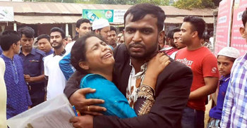 কেন্দ্রে ঢুকতে না পেরে কান্নায় ভেঙে পড়লেন ভর্তিচ্ছু শিক্ষার্থী