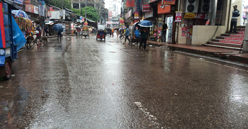 কুমিল্লায় বৃষ্টিতে ভোগান্তি, নদীতে ৩ নম্বর সংকেত