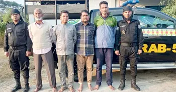 সুসম্পর্ক গড়ে মুদ্রা বিক্রির নামে প্রতারণা, আটক ৪