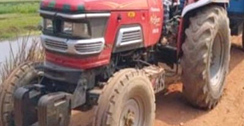 ট্রাক্টর-কাভার্ডভ্যান সংঘর্ষে সাত সকালে ঝরল প্রাণ