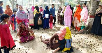 ক্লাস চলাকালীন মৃত্যুর কোলে ঢলে পড়ল স্কুলছাত্রী