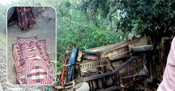 অরক্ষিত রেলক্রসিং, লাফ দিয়েও বাঁচল না প্রাণ