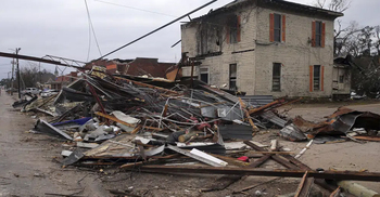 Survivors emerge from wreckage after US storms kill 9 people