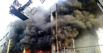 27 die as blaze guts office building in Delhi