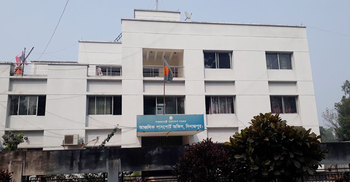 হজের জন্য পাসপোর্ট নবায়ন করতে গিয়ে জানলেন তিনি এখন সৌদি আরবে