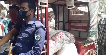 ১০ টাকা কেজির চাল আটকে দিল জনতা, ডিলারশিপ বাতিল