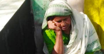 স্ত্রী-শ্যালিকাকে নিয়ে বৃদ্ধা মাকে মেরে রক্তাক্ত করলেন ছেলে