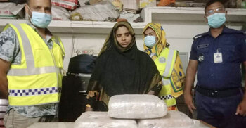 খাটের নিচে মিলল ৬ কেজি গাঁজা, নারী মাদক কারবারি আটক