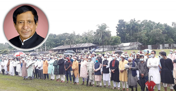 মায়ের জানাজা পড়ালেন সমাজকল্যাণ মন্ত্রী