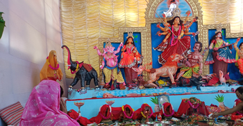 করোনা কেড়েছে দুর্গোৎসবের আমেজ