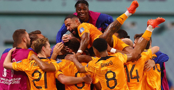 Dutch masters into World Cup quarter-finals as USA downed