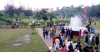 ছুটি কাটাতে চায়ের রাজধানীতে পর্যটকদের ভিড়