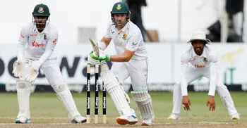 Bangladesh strike, but SA lead stretches past 200
