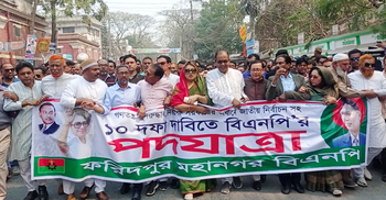 কুকুর-বিড়াল কেন্দ্রে গিয়ে ভোট দিচ্ছে: দুদু