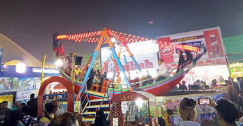 বাণিজ্যমেলায় মিনিপার্কে মেতেছেন দর্শনার্থীরা