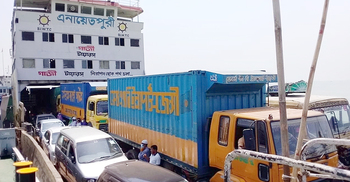 শিমুলিয়ায় ঢাকামুখী যাত্রীর চাপ বেড়েছে