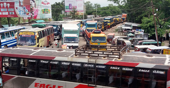 পাটুরিয়া-দৌলতদিয়া নৌরুটে দুর্ভোগ ৩ কারণে