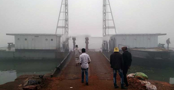 ঘন কুয়াশায় পাটুরিয়া-দৌলতদিয়ায় ফেরি বন্ধ