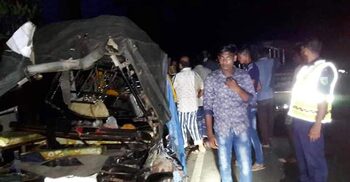 ফরিদপুরে সড়ক দুর্ঘটনায় শাশুড়ি-পুত্রবধূ নিহত : আহত ৯