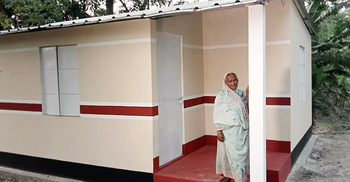 পাকা ঘরে ঠাঁই পেয়ে খুশির অন্ত নেই সোনাই বিবির