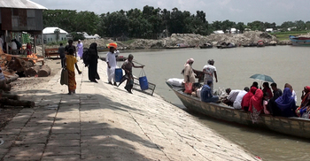 নতুন করে বসত গড়ার স্বপ্ন দেখছে পদ্মা পাড়ের মানুষ