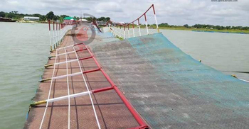 ঘূর্ণিঝড়ে তছনছ ফরিদপুরের ভাসমান সেতু, চলাচল বন্ধ