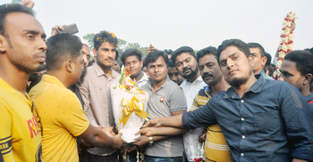 ফরিদপুরে জাতীয় দলের ক্রিকেটার নাঈম শেখকে সংবর্ধনা