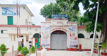 ধারণক্ষমতার দ্বিগুণ বন্দি, স্থায়ী চিকিৎসক নেই ফরিদপুর কারাগারে