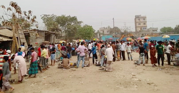 করোনার তোয়াক্কা নেই ফতুল্লা হাটে