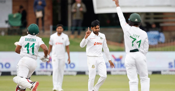 প্রোটিয়াদের ইনিংস ঘোষণা, বাংলাদেশের লক্ষ্য ৪১৩ রান