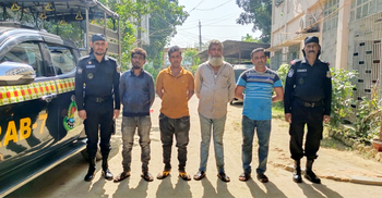 ফেনীতে ১২৩০ লিটার চোরাই ডিজেলসহ আটক ৪