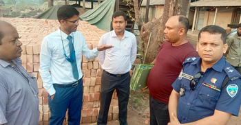 ৩ লাখ টাকা জরিমানা গুনলো ফেনীর দুই ইটভাটা ও পোল্ট্রি খামার