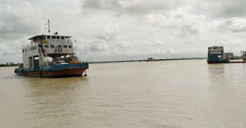 নতুন চ্যানেল দিয়ে শিমুলিয়ায় ফেরি চলাচল শুরু