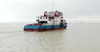 শিমুলিয়া-বাংলাবাজারে লঞ্চ বন্ধ, চলছে ফেরি