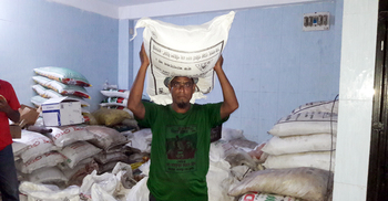 দ্বিগুণ দামে সার কিনছেন মেহেরপুরের চাষিরা