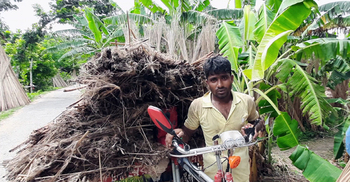 চুরি ঠেকাতে ভ্যানের ওপর রাত কাটান চালকরা
