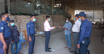 প্লাস্টিকের বস্তা ব্যবহারে ৬ চালকল মালিকের জরিমানা