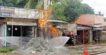 লিকেজ থেকে আগুন, ব্রাহ্মণবাড়িয়া শহরের একাংশে গ্যাস সরবরাহ বন্ধ