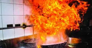 বাড়িতে গ্যাস সিলিন্ডার বিস্ফোরণে বাবা-ছেলের মৃত্যু