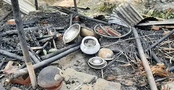 আগুনে পুড়ল ৮ পরিবারের স্বপ্ন