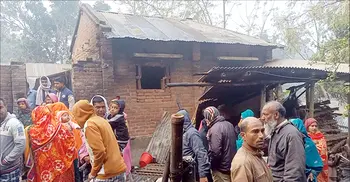 কয়েলের আগুনে গোয়ালঘর পুড়ে ছাই