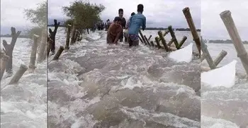 Khulna villages flooded as tidal surge damages embankments